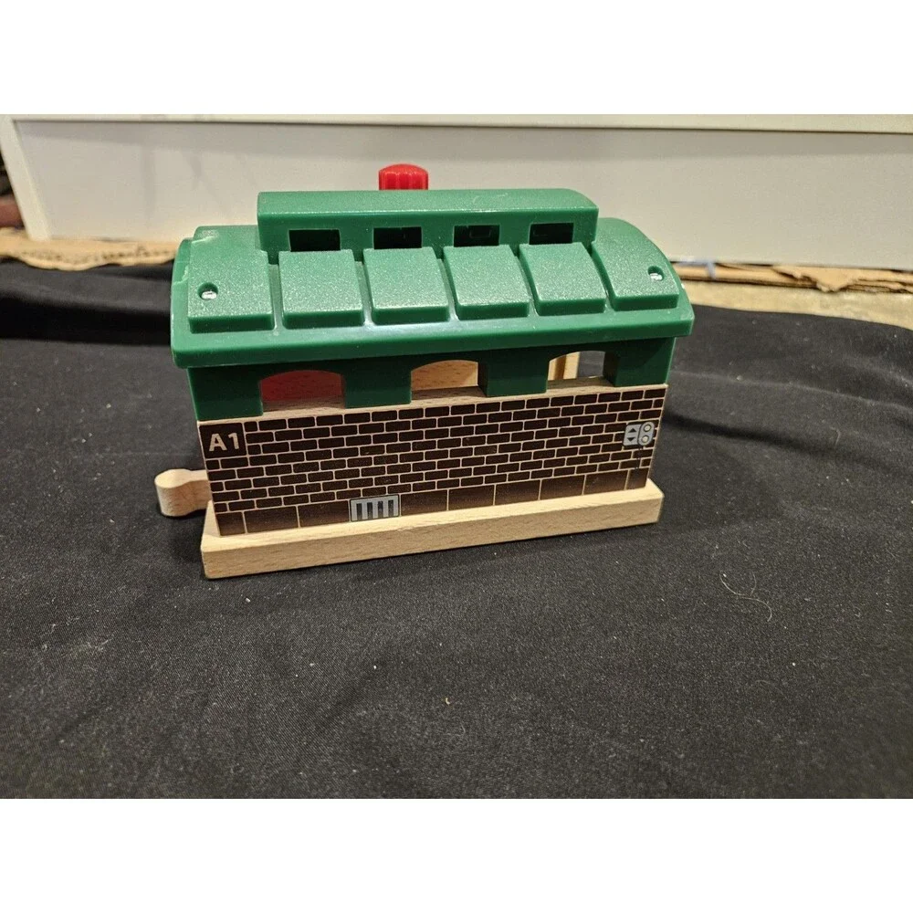 BRIO World 33574 - Train Garage